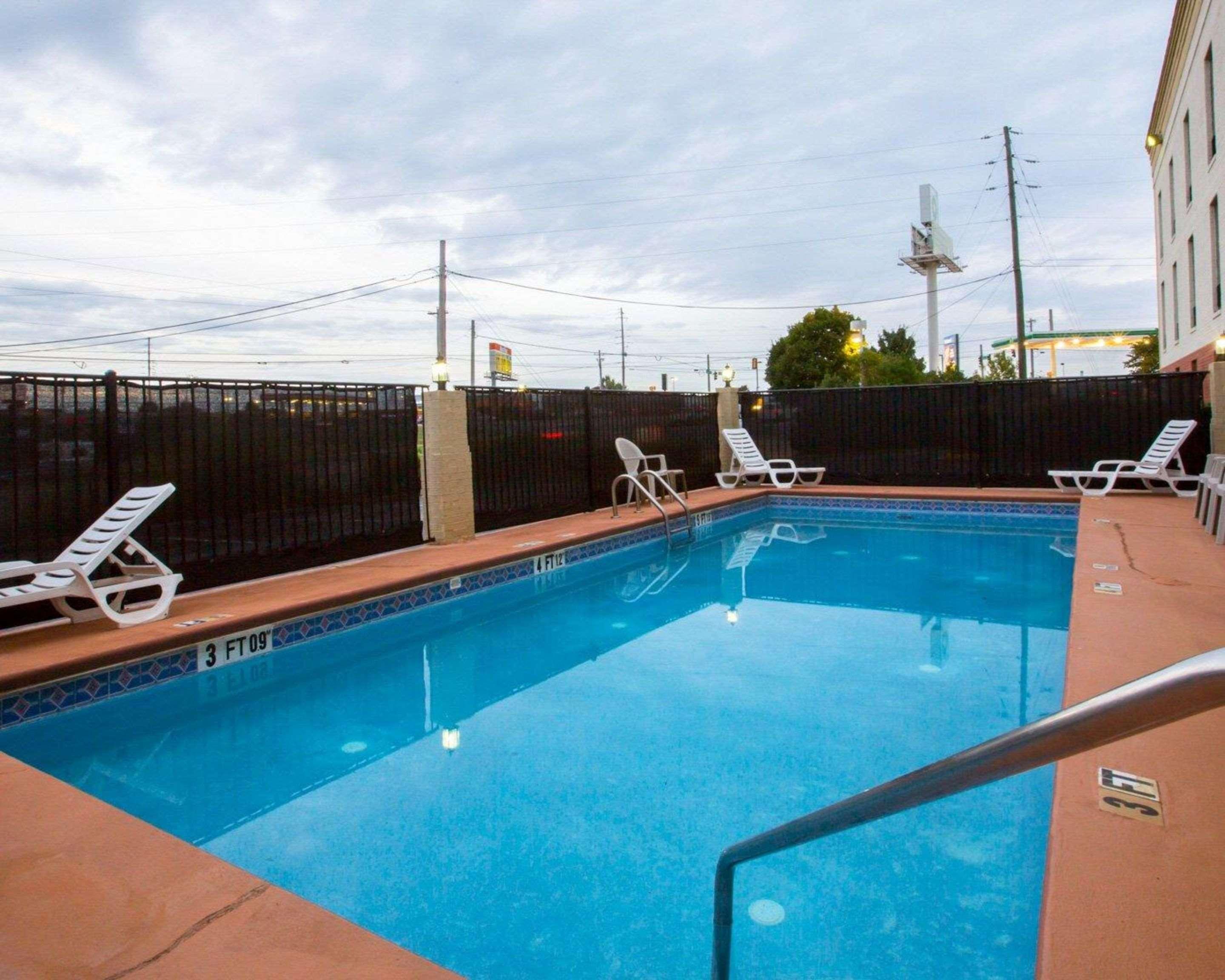 Comfort Suites Cumming-Atlanta Near Northside Hospital Forsyth Kültér fotó
